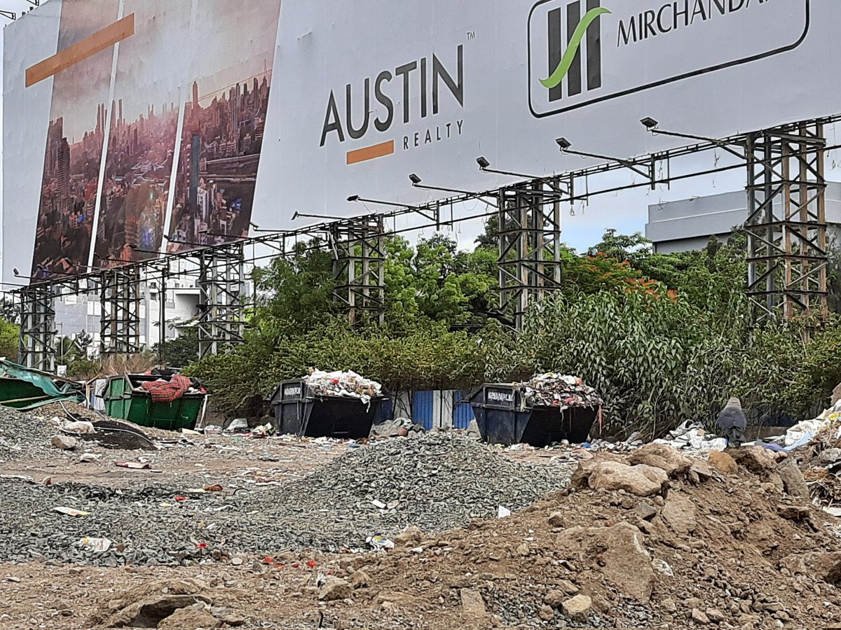 philocalist4's tweet photo. @pcmcindiagovin land opp to Decathlon is started being used as garbage segregation area and keep growing day by day
It's in the vicinity of many housing societies/business complex
Bcoz of this stinky smell 1000s of people r suffering.
Could u pls move it to some outer area?p https://t.co/yn7iZnVh4A
