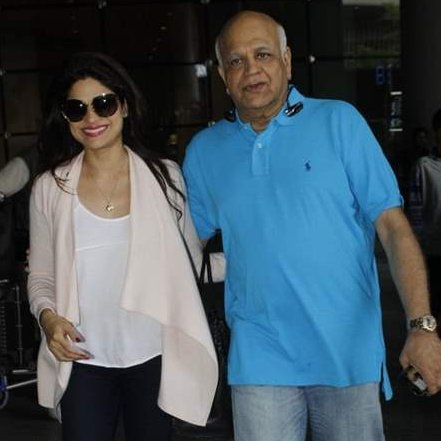 Moon_Pari14's tweet photo. Chocolate lover, papa’s princess, music lover

OUR HEARTBEAT SHAMITA https://t.co/25H90O5oHV
