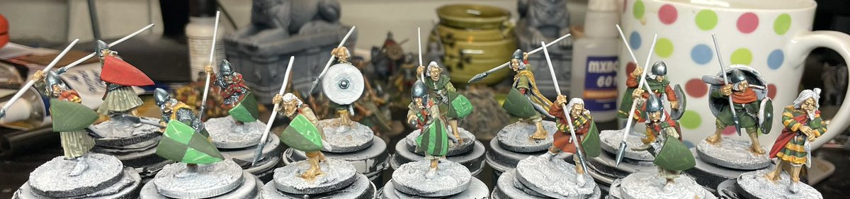 panzerkaput's tweet photo. Good Morning guys and dolls and this morning I’m working on my Welsh for my Barons' War: Game and I’m chuffed with how they are looking. Still a ton to do but I do have one question, strips and plaids, why? #thebaronswar #historicalgamer #fsinspired #wargamer #footsore #thewelsh https://t.co/6yCX0mKNGp