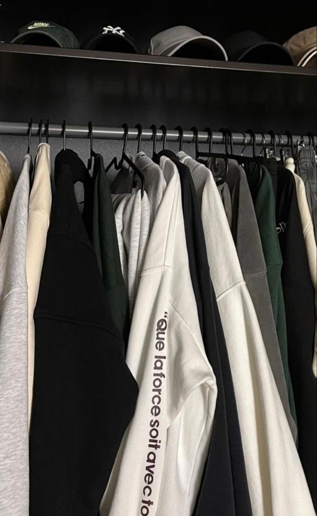 FashionReco's tweet photo. Basic outfit cowok YOU MUST HAVE!

-- a thread -- https://t.co/PRGn5RULEB