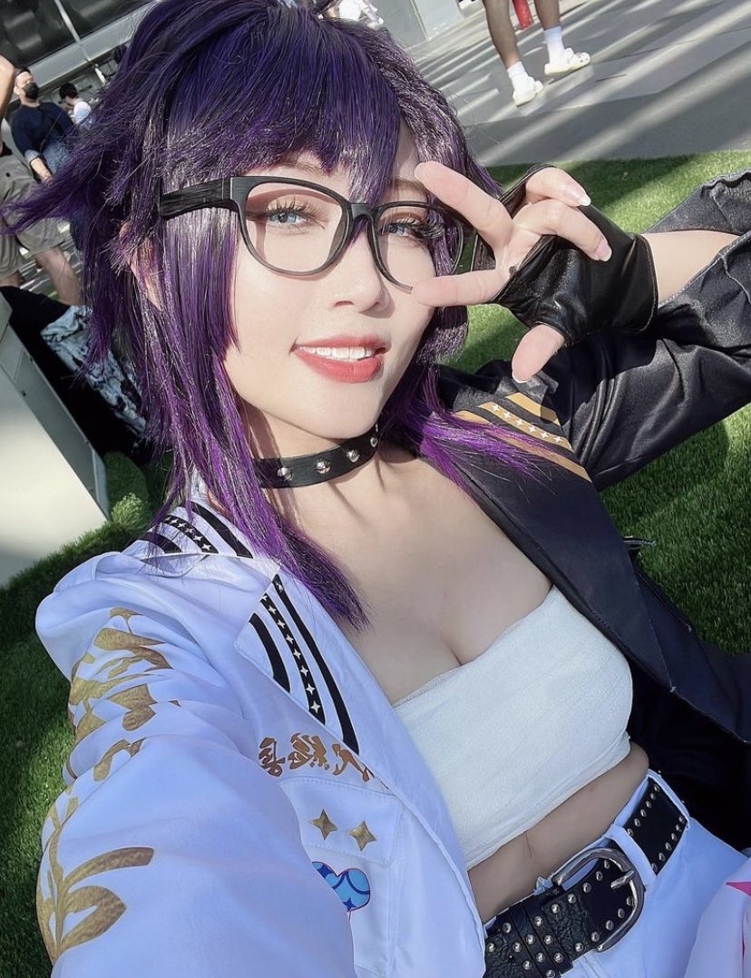 rea ☯️ on X: Thanks for liking my kson cosplay ! Anyway my friend has a  great drunk pov im going to share it. t.coNNwg9u31za  X