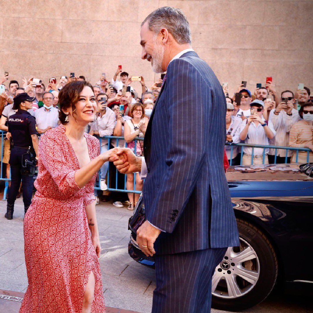 Ayusers_'s tweet photo. 8 años de reinado de Felipe VI. Y los que quedan.
.
.
.
👑 V.E.R.D.E 🇪🇸 https://t.co/gVdZDjD7lk