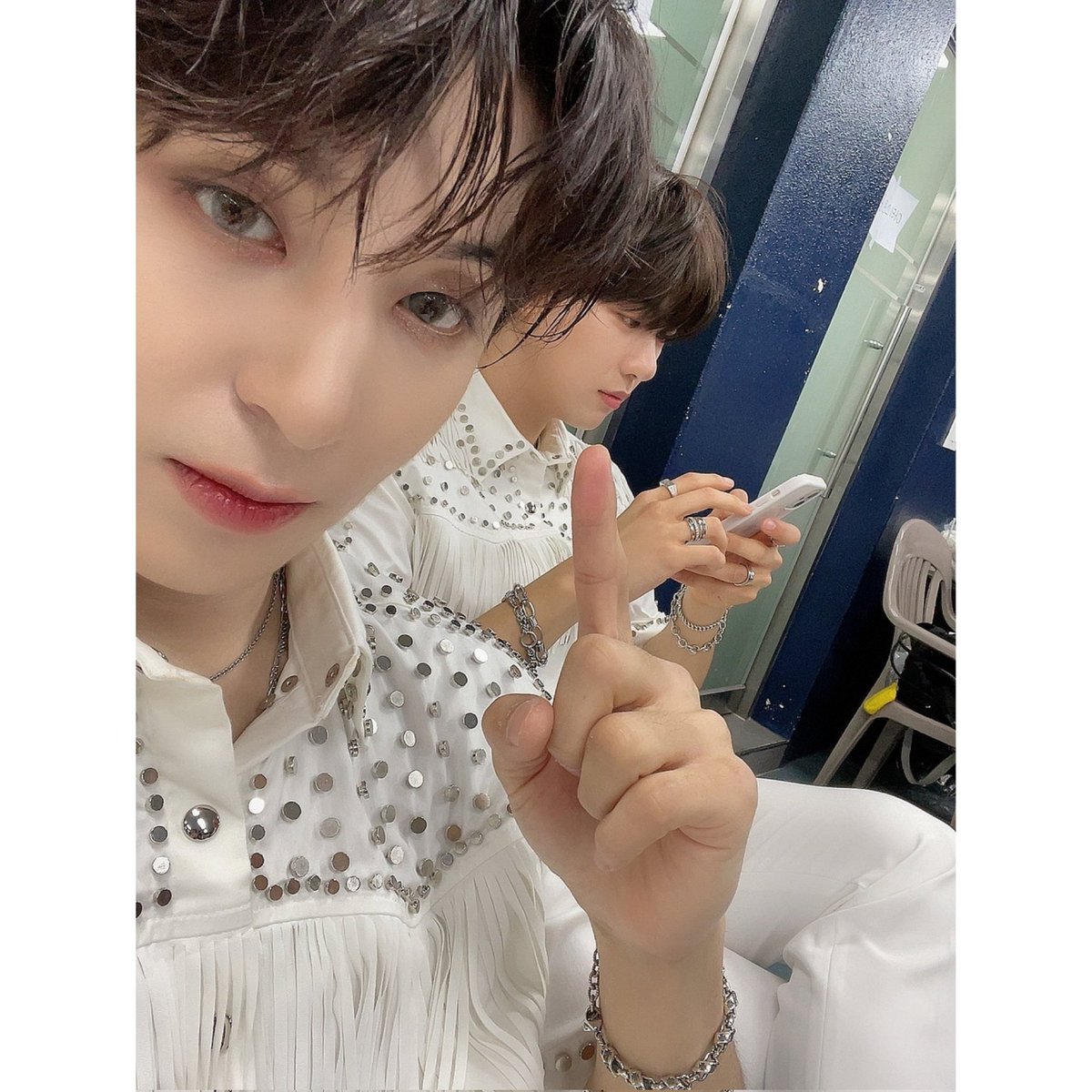 tmharu29's tweet photo. 1st look photoshoot x Dream Concert 2022 ๐คญ
#GoldenChild #visualline #ybongbeombom
#๊ณจ๋ ์ฐจ์ผ๋ #์์ด #๊น์ง๋ฒ #์ต๋ณด๋ฏผ #๋ด์ฌํ https://t.co/D3O6uhVjz2