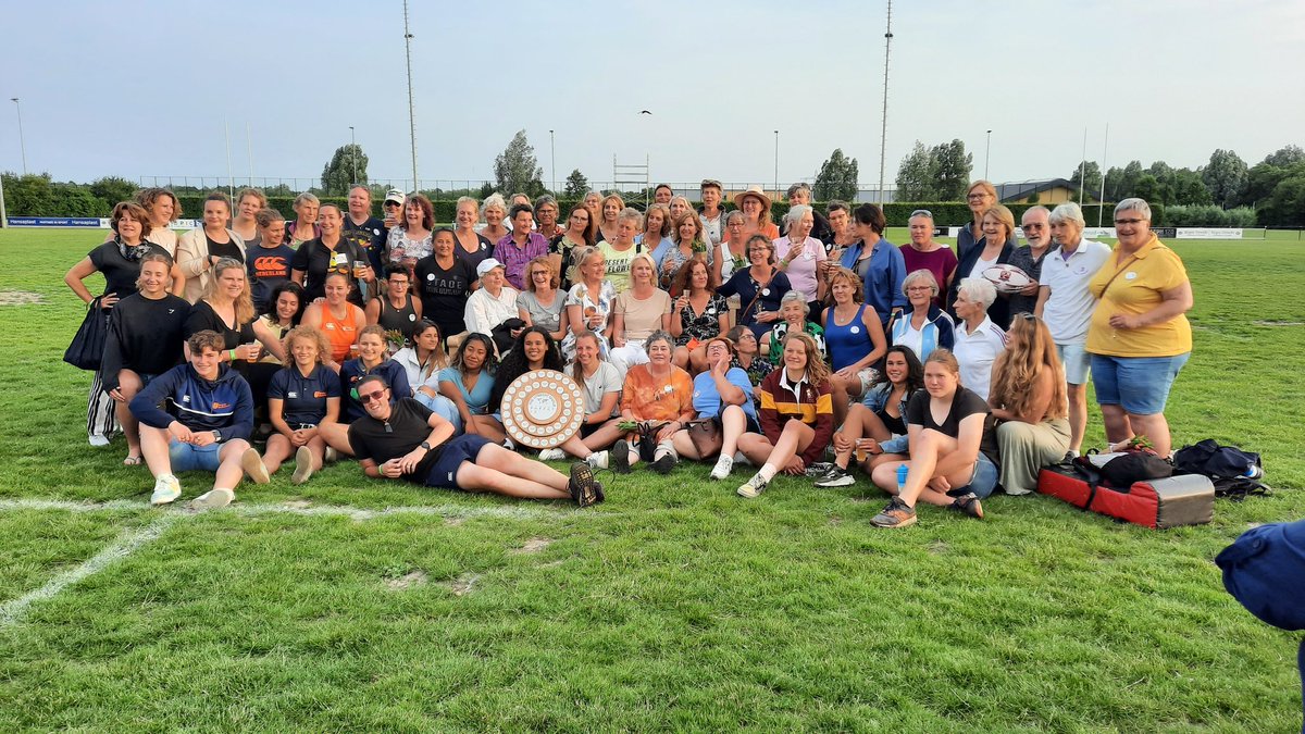 RaeburnShield's tweet photo. You can pay to be on the back of the @utrechtshield to help fund the campaign but...

I promised myself that Jacques @YellowCapSports would be on the back when we lost him.

Thank you @Moniquehenning for allowing me to bring him on the journey. 

I think he would be smiling 😀 https://t.co/GrovcftTa9
