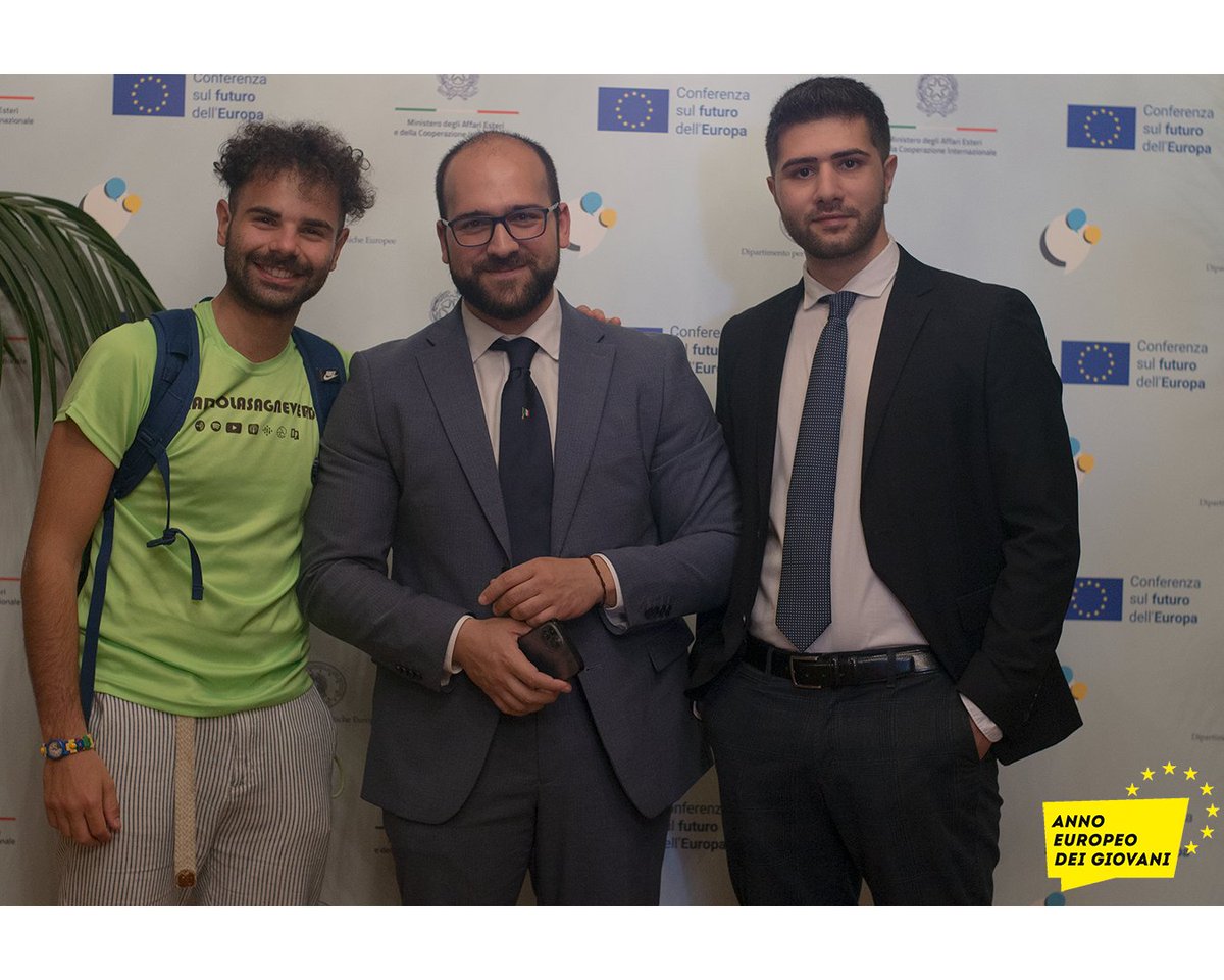 Delegazione italiana di @AgenziaGiovani e <a href="/pcm_giovani_scu/">Dipartimento Politiche Giovanili e Servizio Civile</a> agli Stati Generali sulla Conferenza sul Futuro dell'Europa #cofoe a #PalazzoBrancaccio a #Roma insieme al capo dipartimento <a href="/degiorgi70/">Marco De Giorgi</a>.

<a href="/ItalyMFA/">Farnesina 🇮🇹</a> <a href="/DipPoliticheUE/">Dipartimento per gli Affari Europei</a>