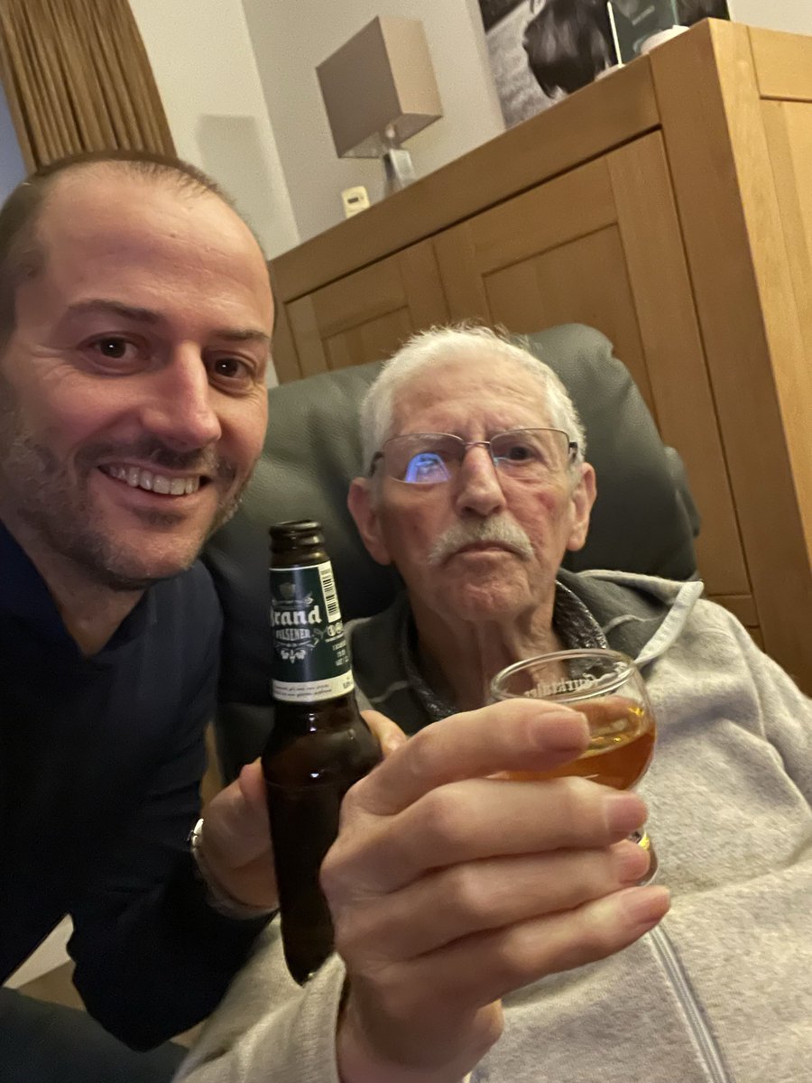 Vaderdag is nooit echt ons ding geweest pap… vandaag wel!! 
Proost daarboven #rip