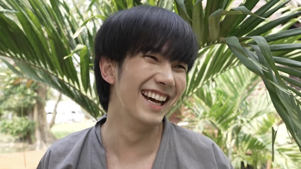 บะบิวโคตรสดใสเล้ยย ยิ้มตลอดเวลา ยิ้มทีโลกสว่างแทบละลาย ไม่รู้คนในกองเขาทนได้ไงอะ โดยเฉพาะนายคนนั้น #ไบเบิ้ลบิว #เวกัสพีท #KinnPorscheEP11