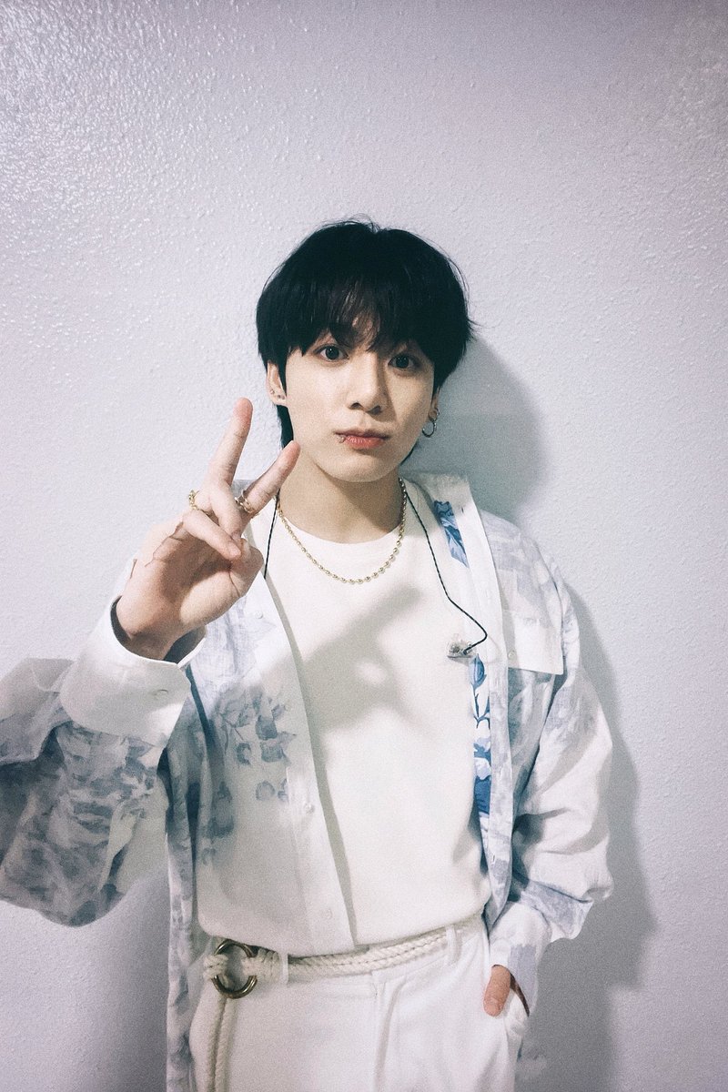 jungkook_0831_'s tweet photo. ์ ๊ตฌ๊ฐโค๏ธ
#BTS9thAnniversary
#SongForARMY
#MyYou
#JungKook #BTS https://t.co/rzNOprqx6C