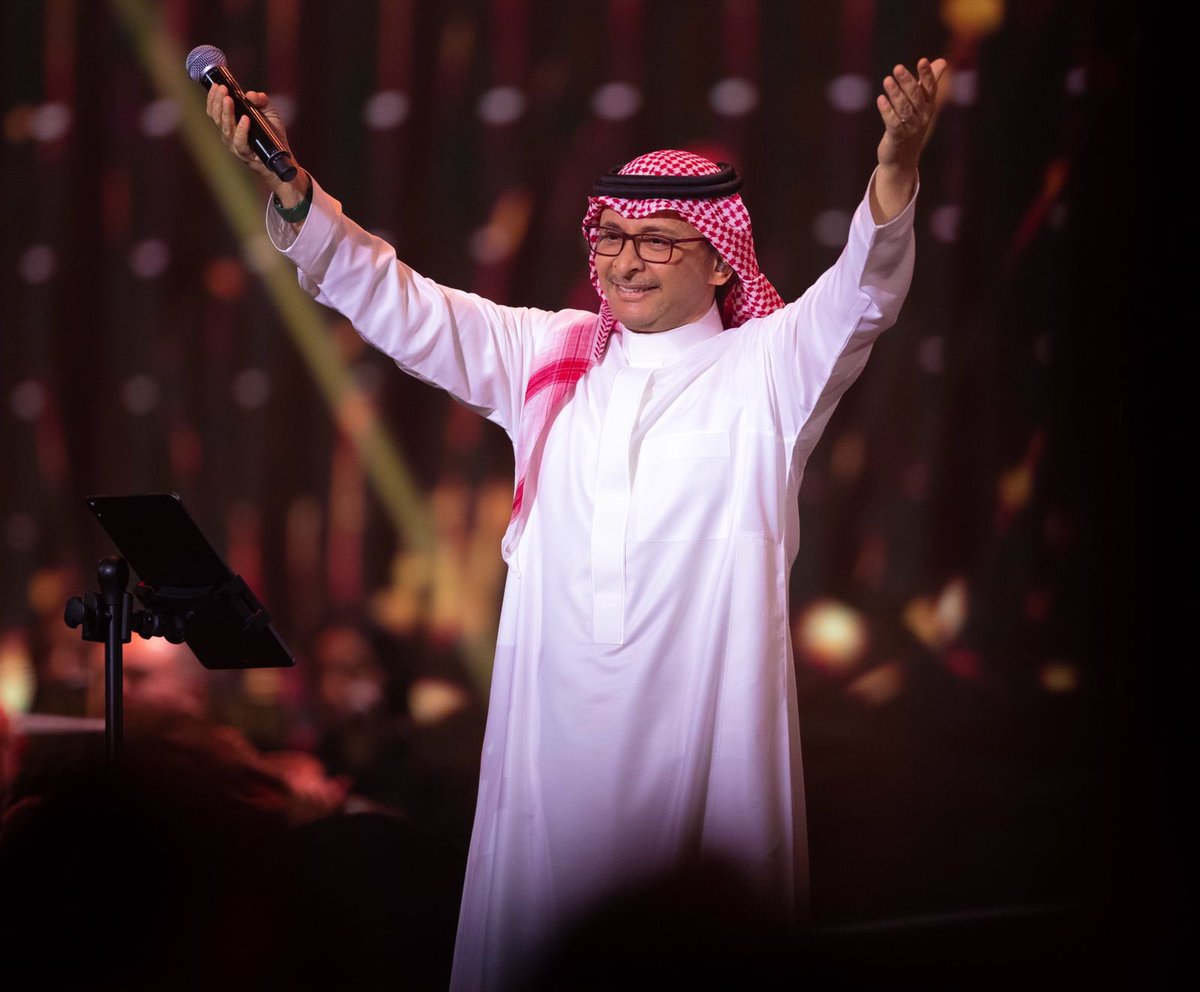 Abdulmajeed6531's tweet photo. ثلاث ليالي مثل الحلم الجميل عشتها معاكم حبايبي في #الكويت ما راح انسى فيها محبتكم وفرحتي بـ لقاكم .. بوسة تقدير لـ صغيركم وكبيركم، وشكراً بو فواز الغالي وروتانا وكل القائمين والاعلام.. الله لا يخليني  منكم ويجمعنا بمناسبات جاية💙🌷 https://t.co/Qg7X0WuF0K