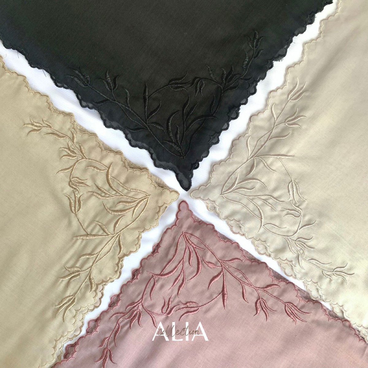 dareeraa1's tweet photo. DAH ADA READY NAK TUNGGU BAWAL SULAM CANTIK NI? 🙈

Today is a day! Alang alang nak bagi special price ni, jom join waiting list! Kita terus send katalog. Get ready untuk sambar semuanya 🥰 https://t.co/17w8lHBGgP