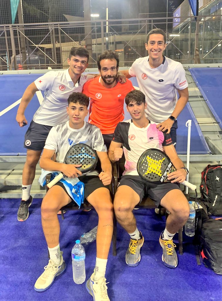 CPDamm's tweet photo. ¡Buenos días desde Marbella! En el último día del #TyCPremium 3, estos son los jugadores y jugadoras del #CPDamm que jugarán en la final junto a sus parejas:
🔹️Mikel y Joel: final benjamín
🔹️Paula y Martina: final alevín
🔹️David y Enzo vs Santigosa y Collado: final junior https://t.co/ByhuGOuqJg