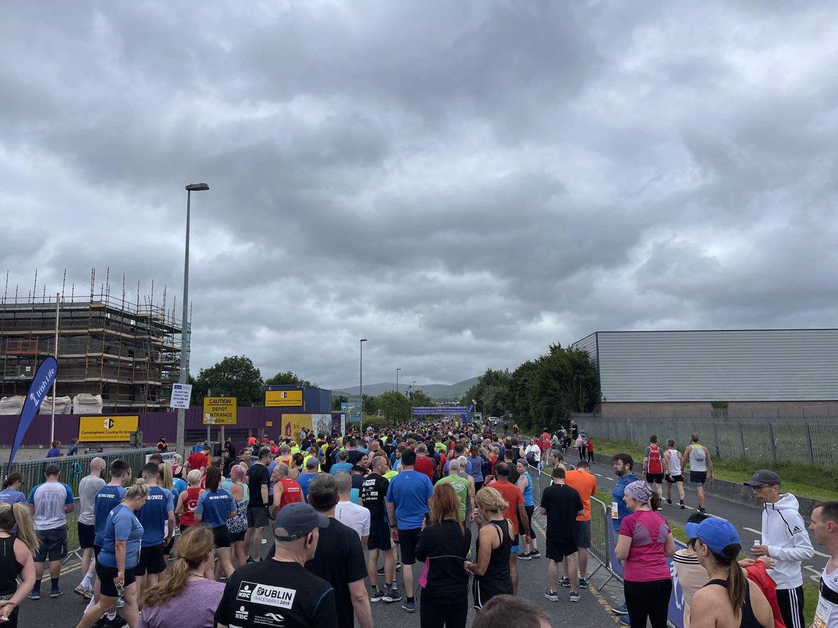 Just a couple people out for the #IrishLifeDublinRaceSeries in Tallaght today. Cool day for a light run…