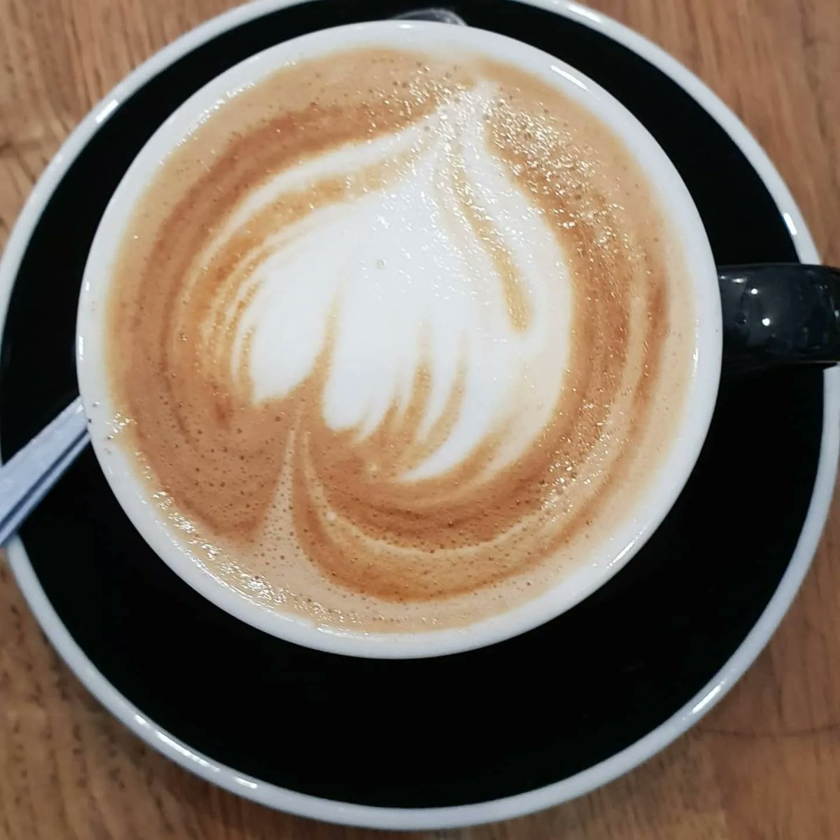CafeVerde6's tweet photo. #happyfathersday #specialday #fathersdaybrunch #fathersdaybreakfast❤️ #coffee #eggbenedicts #homemadelemonade🍋 #dogfriendly #lovelocal #teddington #kingstonroad #hamptonwick #richmond #icedlatte #smoothie #richmond #awardwinningbutchersausage https://t.co/Vgen2BeCi4