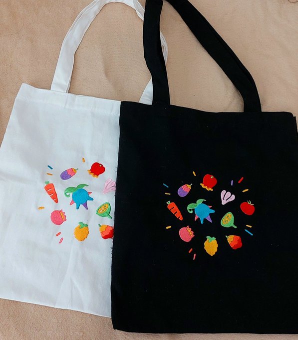 genshin embroidered tote samples are here! minimum order is pretty high so i hope there's enough interest 😭🙏  pls they look so nice aaah 