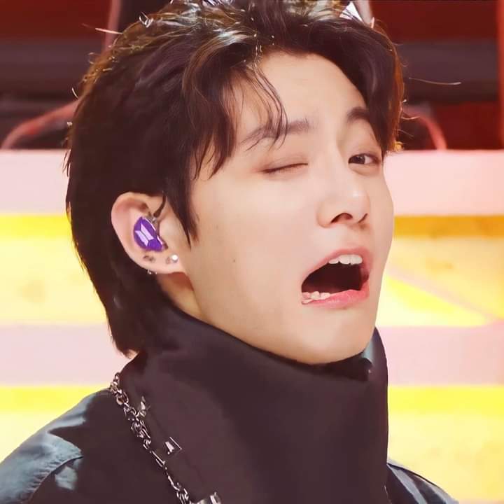 JiminSnuggleToy's tweet image. BTS 7 Ending Fairies at SBS Inkigayo 😊