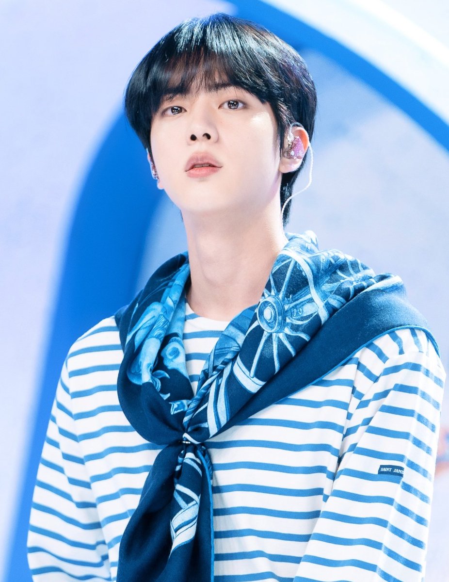 CloutNewsMedia's tweet photo. JIN looks gorgeous in new pictures from "Yet To Come" stage on SBS Inkigayo

#YetToCome4thWin #YetToCome #BTS #kimseokjin #seokjin #jin https://t.co/IDBLLipJgG