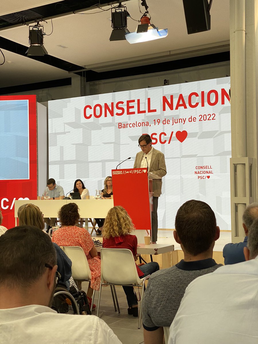 deusedes's tweet photo. Escoltant l’informe polític del company #PrimerSecretari @salvadorilla al #ConsellNacional de @socialistes_cat #política #partit #militancia https://t.co/cF3jv45xfd