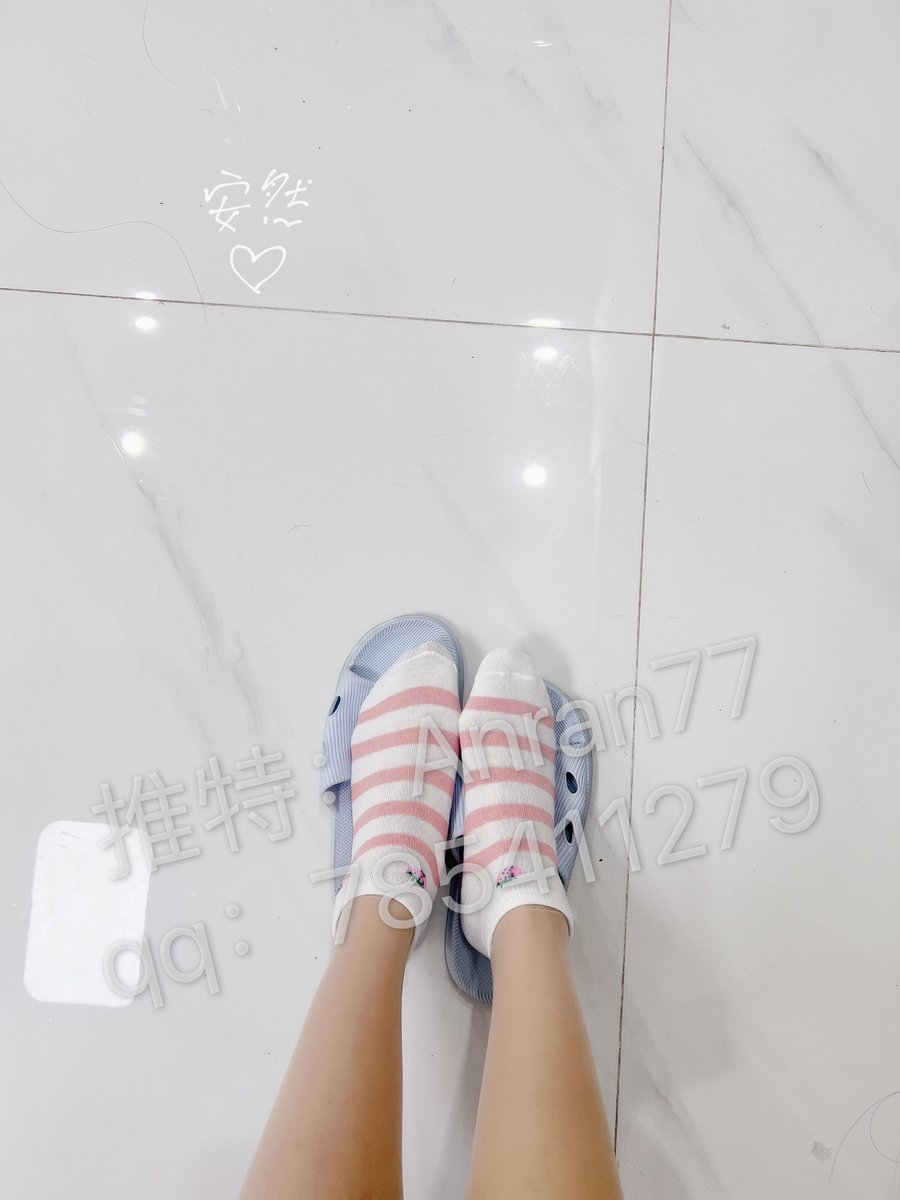 Anran77's tweet photo. 嗯？看着主人的白粉袜袜鸡吧就直接流水的废物是你吗？祖宗的袜子居然让你看一眼就秒硬？天天偷窥我照片打飞机又忍不住发情找骂，想让我脱下沾满脚汗的臭袜直接一只塞你鼻孔里，一只塞你那臭鸡吧你让你爽是吗，贱狗，想尝试就过来吧，同城还能感受有温度的原味（坐标广州）

#射 #原味棉袜 #舔狗 #女神 https://t.co/PbNORffgt5