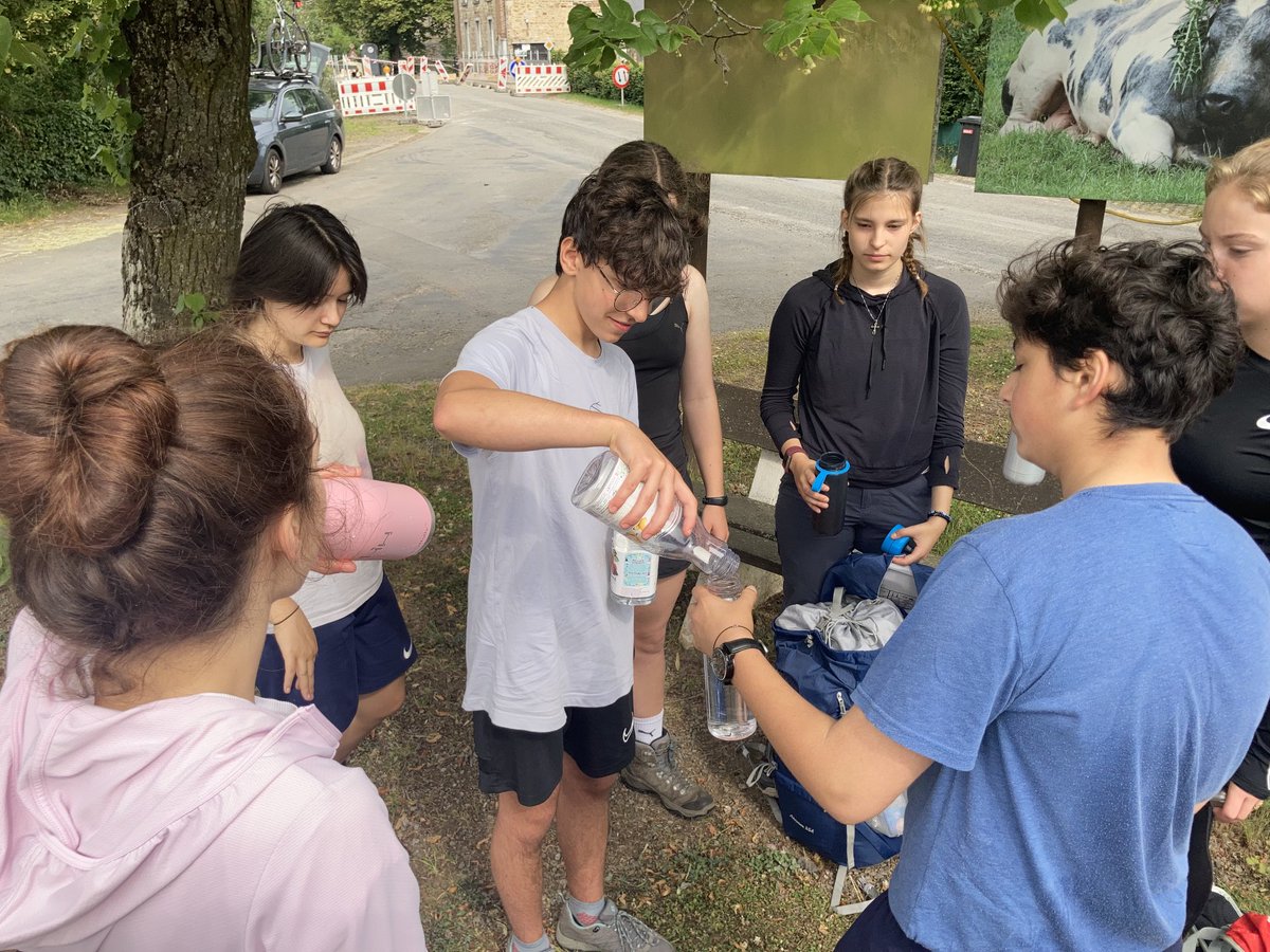 Newman_SJane's tweet photo. Way to go - IA Bronze Yellow Group! Teamwork at it’s best ⁦@ISB_MS⁩ ⁦@ISB_Bronze_IA⁩ #mslearns https://t.co/iMjDFLhVRn