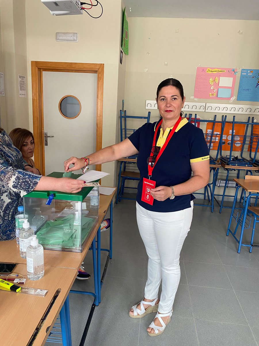 🌹 Nuestra alcaldesa, y Vice-Secretaria General, Mª Teresa García Gómez, ha ejercido su derecho al voto en su colegio electoral.

💪🏼 Ejerce tu derecho al voto de en la jornada de democracia que vivimos hoy.

#PSOEJódar #JSAJódar #19J #EleccionesAutonómicas
