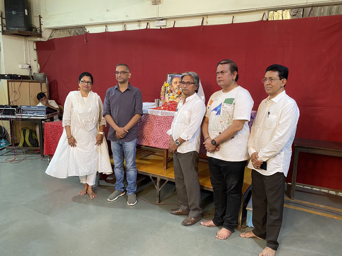 ViveckTewari's tweet photo. Today at prayer meeting for #alipeterjohn Sir. One of the finest #Filmjournalist and an amazing personality #RIP https://t.co/tehUjotRgi