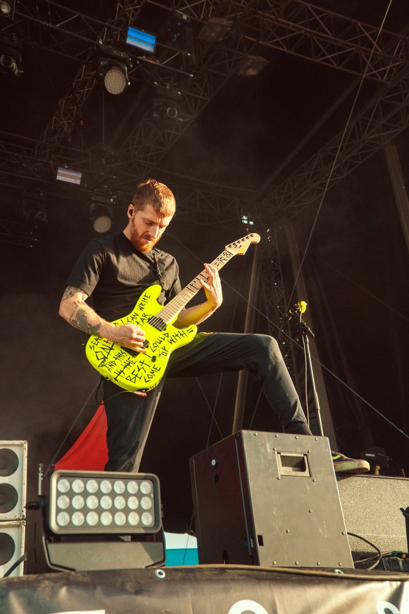 SamMartin159's tweet photo. Holy shit, never thought this would actually make it on the guitar😂legends @whileshesleeps @SeanWSS https://t.co/FKT2MWKMt2