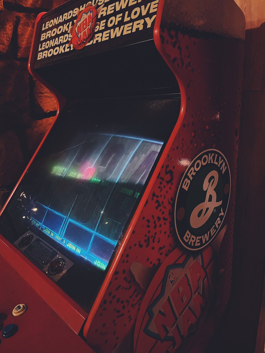 gameplaypodcast's tweet photo. Spotted! Original NBA Jam cabinet (with some modifications) at Leonard’s House of Love bar in Melbourne. Boomshakalaka! 🏀 https://t.co/ZJZZP23iKf