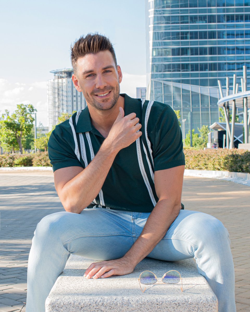 And suddenly you know: it’s time to start something new and trust the magic of beginnings ✨
👕 PJ Paul Jones
📸 Alejandro AD
#anthonylorca #pjpauljones #menpolo #poloshirt #greenpoloshirt #menfashion #manmodel #modelmen #modelosmadrid #malemodeling #malemodeltrending #fashion