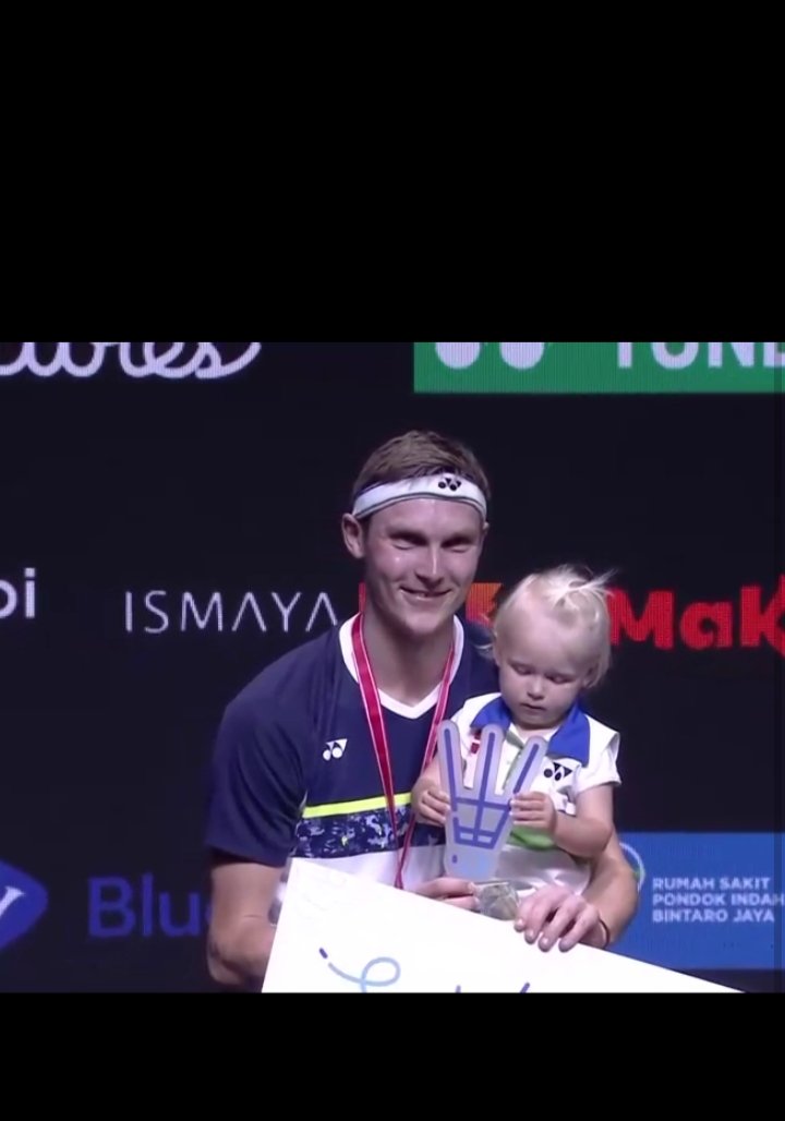 Salwa033's tweet photo. So cute vega 😍😍
#Indonesiaopen2022 https://t.co/ZaYSfl3qZN