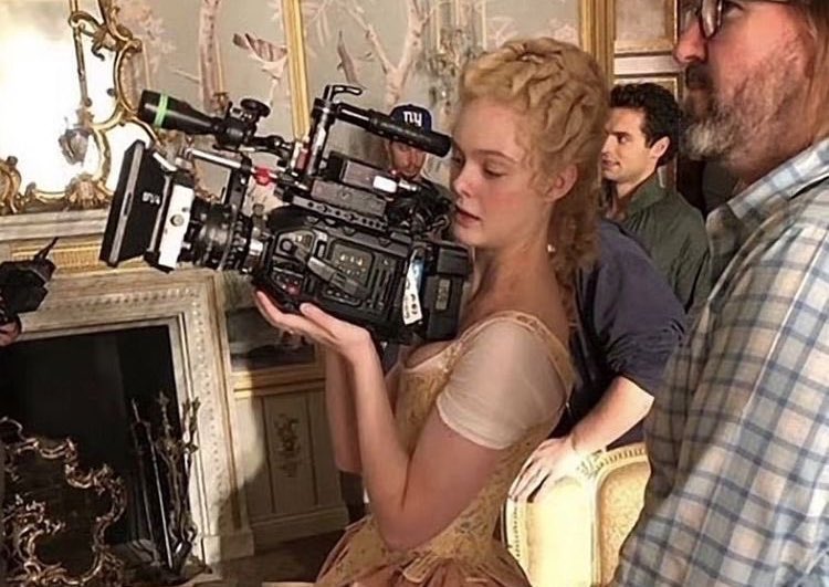 musesandfilms's tweet photo. No thoughts, but just Elle Fanning and this genre of pictures. https://t.co/TXMHkJ8U88