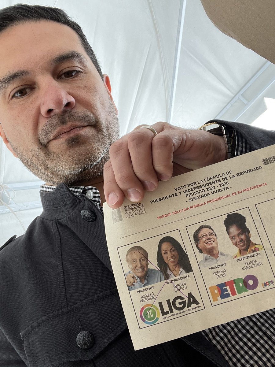 hollmanibanezp's tweet image. ¡Manteniendo la democracia Maestro!  #RodolfoPresidente2022