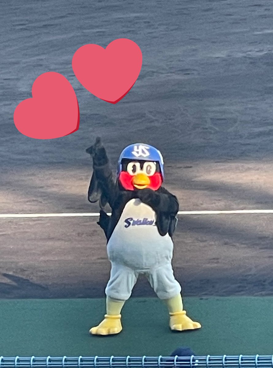 tk_swallows_283's tweet photo. 村上選手ファンの友達の影響でハマった初心者🔰です🐧

交流戦の優勝を生で観て野球垢を作ることにしました！⛱
大阪住み🏡30↑女子🚺
周りは阪神ファンばかりで🥺
まだまだ🐥ですが、仲良くしていただけたらうれしいです☺️💓
#ヤクルトファンと繋がりたい
#スワローズファンと繋がりたい
#swallows https://t.co/qXsnhrfTcF