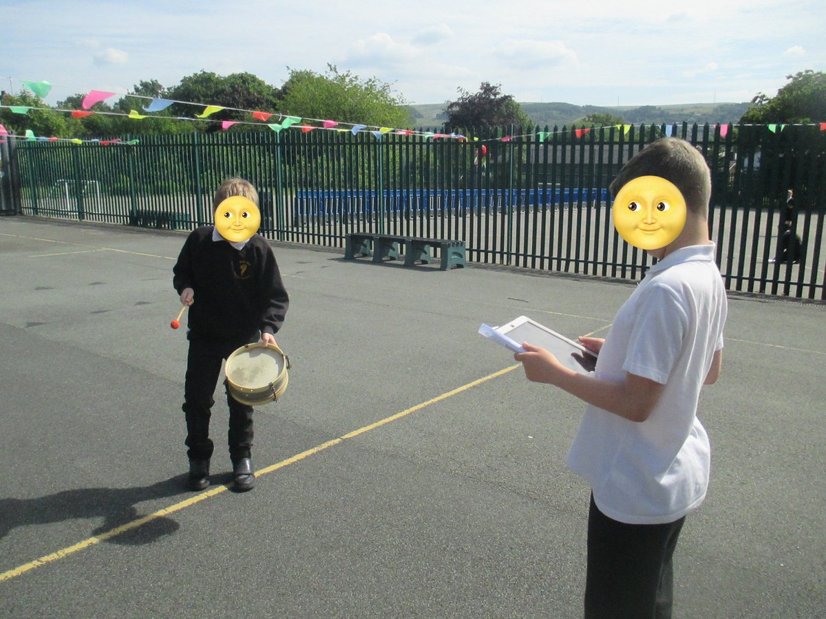 BealValePrimary's tweet photo. As part of the Science weeks focus, Ask-Investigate-Share, Year 6 have been working scientifically to answer questions around dissolving and sound. We have also created a science question wall and carried out some joint investigations. #BVYEAR6 https://t.co/0DHszoZP5M