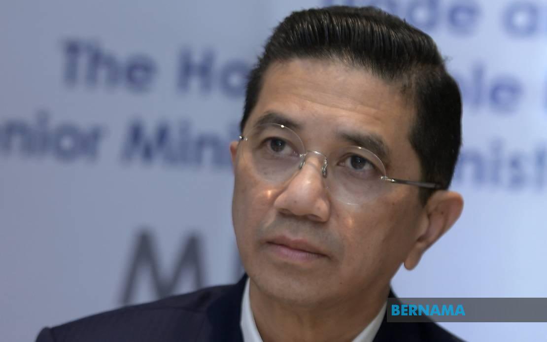 bernamadotcom's tweet photo. Pertumbuhan ekonomi dijangka terus meningkat pada suku kedua, ketiga - @AzminAli 

https://t.co/9FM6W7VjE5 https://t.co/Np5cZJ60b6