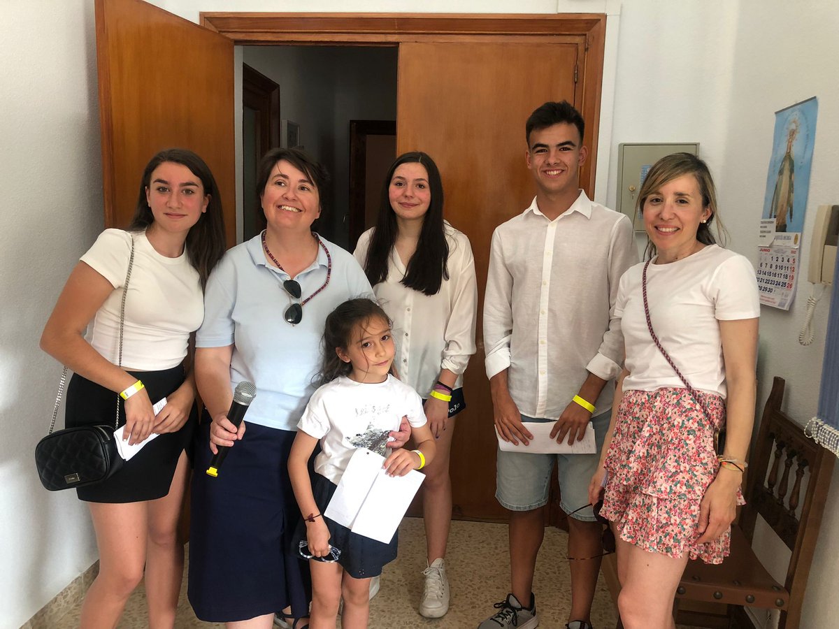 laencarnacionpb's tweet photo. 🥰🥰¡¡Muchísimas gracias a todos por hacerlo posible!! #AMPA #orgullososdeestagranfamilia  @hijascaridadec #profescomprometidos #Curso21/22 #inolvidable https://t.co/lZH2IdJufx