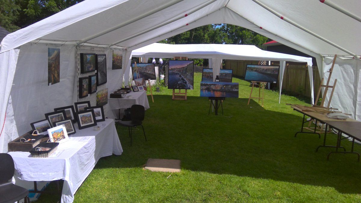 xPeter_Harrisx's tweet image. It's day two of @Amywalshharris epic garden party of art. Pop by Capron Street across from the Willet for paintings, prints, and more eclectic art and refreshments in the back yard.