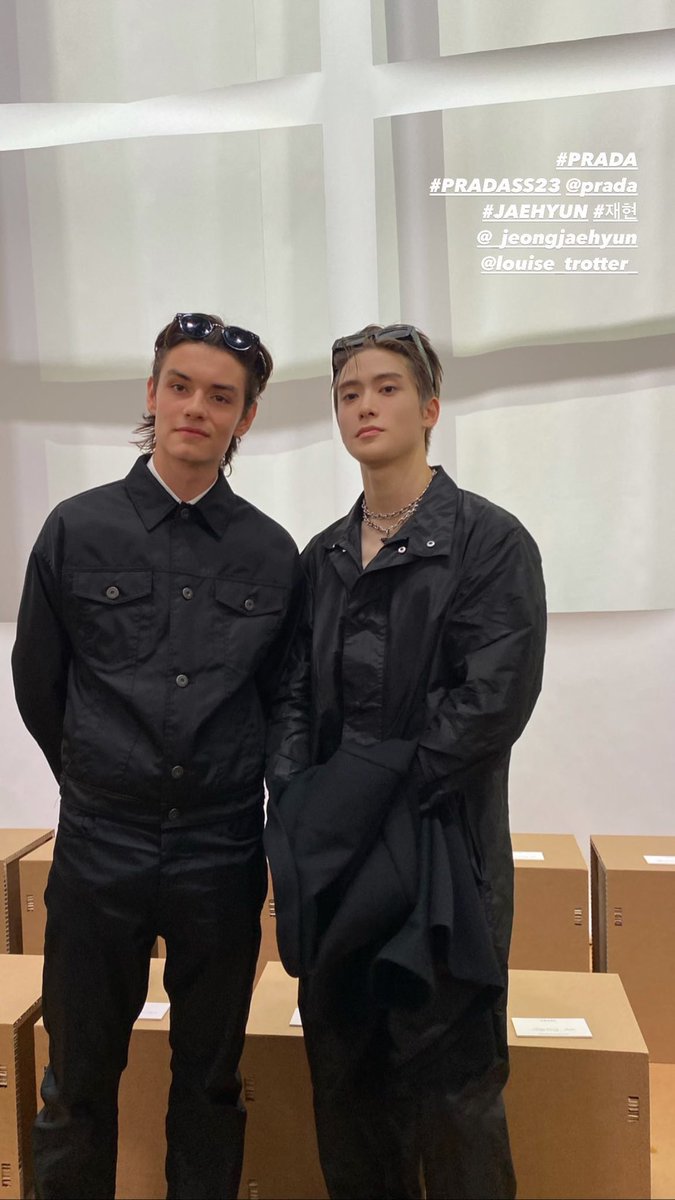 IllusionChamber's tweet photo. Gila ga sih lo lagi asik-asik rebahan sambil scroll tl terus ngeliat Jaehyun fotbar ama Louis Partridge. 😭😭😭 https://t.co/nxD880j5wY