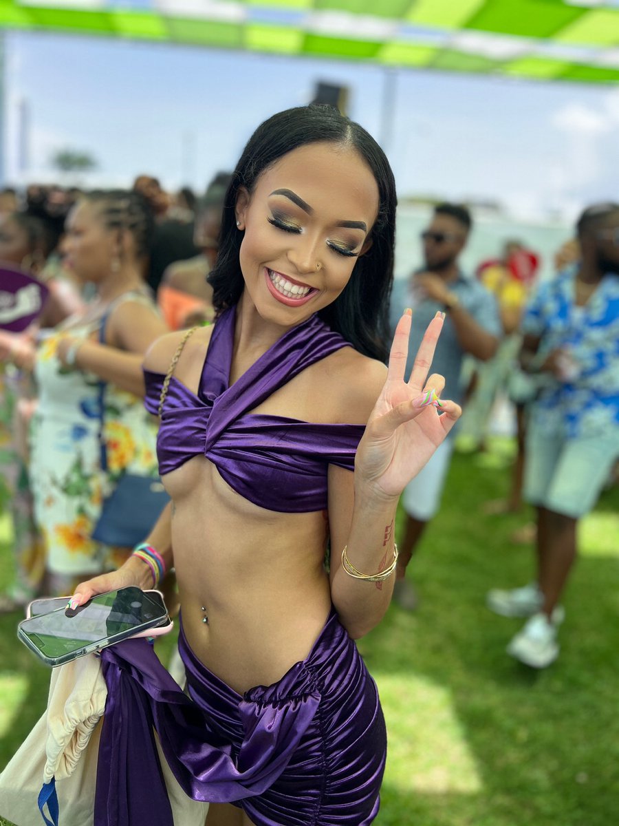 simsalexandria2's tweet photo. Bacchanal Brunch 💜 https://t.co/DCtrz5pHll
