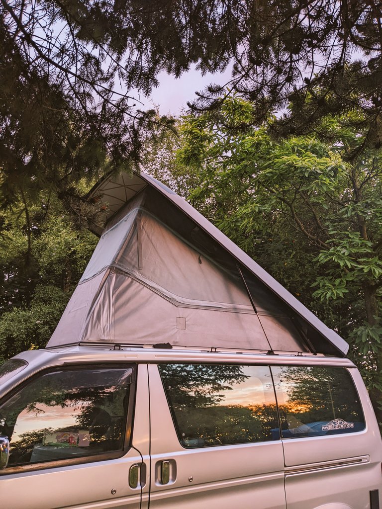 helen_varey's tweet photo. Can't believe these may be my last glorious reflection pics of our gorgeous bongo! There will never be a van quite like it again! #bongolife #vanlife #bongo https://t.co/VFbYOEKq4N