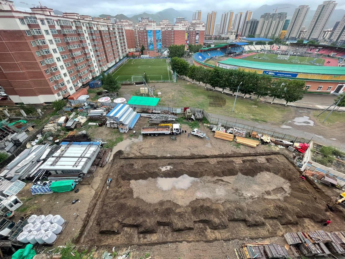 Төв цэнгэлдэхэж яадаж тайван орхиж болдоггүй муу. Саяхан л зөвшөөрөлгүй байна гээл зогсоогоод яваагүй муу. <a href="/SumiyabazarD/">Sumiyabazar MNG</a> <a href="/MunkhErdene81/">Munkh-Erdene Dembereltseren</a>