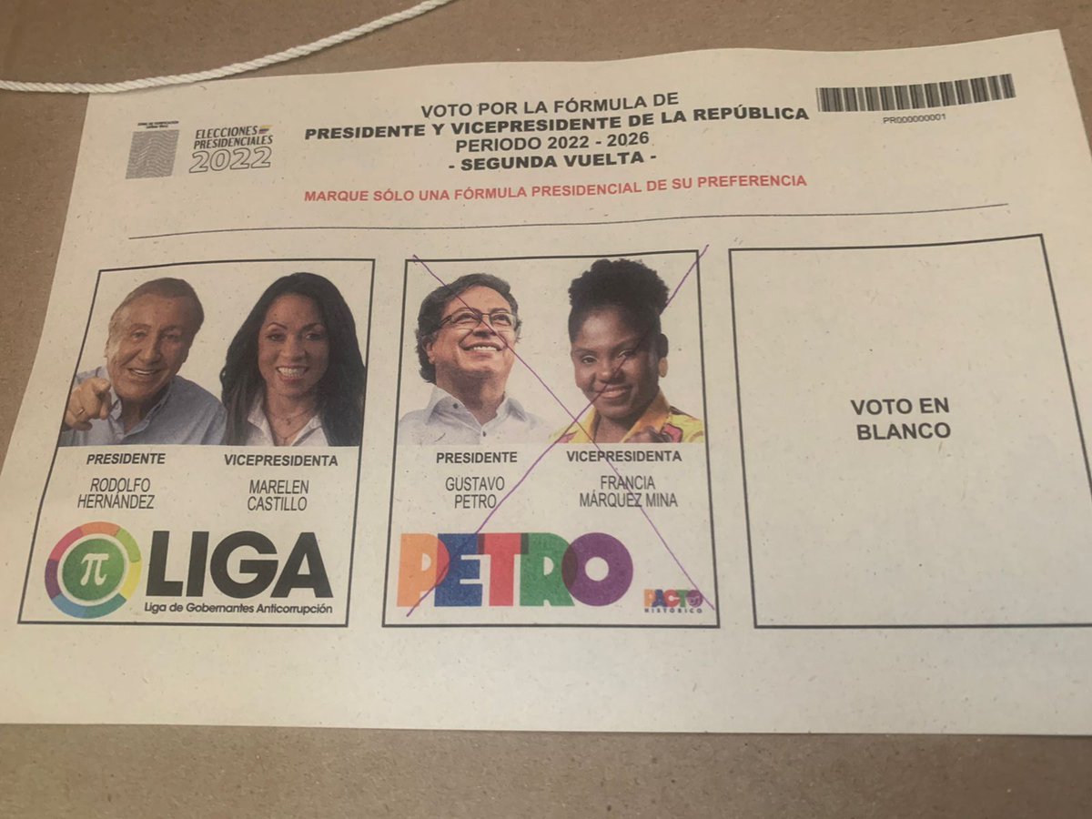 Celebro desde el amor y la alegría de una conciencia tranquila mi derecho a poder ejercer el voto por un cambio verdadero, por todos aquellos que no han sido escuchados jamás! Gracias Universo por permitirme hacerlo!