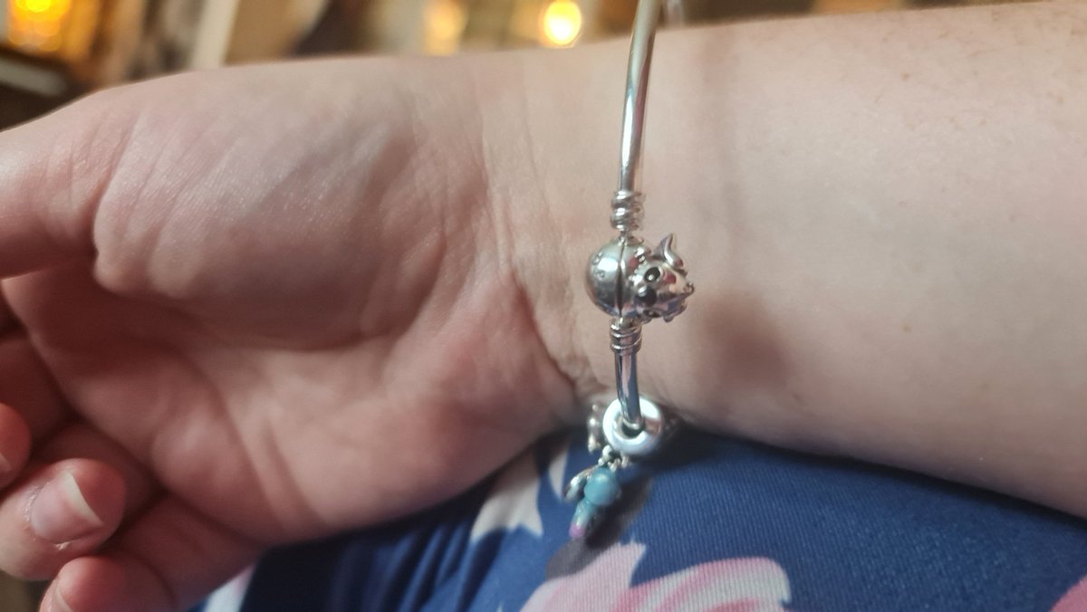 I LOVE Stitch! What an amazing gift! The new Stitch Pandora bangle! ❤️