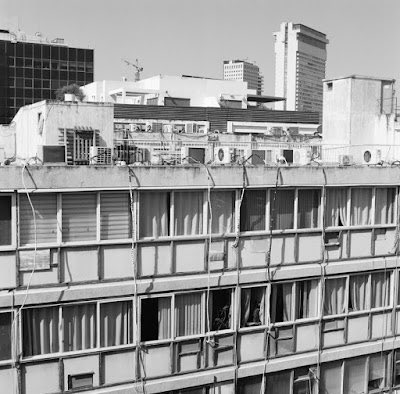 TheDailyFrame1's tweet photo. June 19, 2015 Tel Aviv #6x6 #hasselblad500cm #KODAK #400TriX https://t.co/AtyMeR1ISV