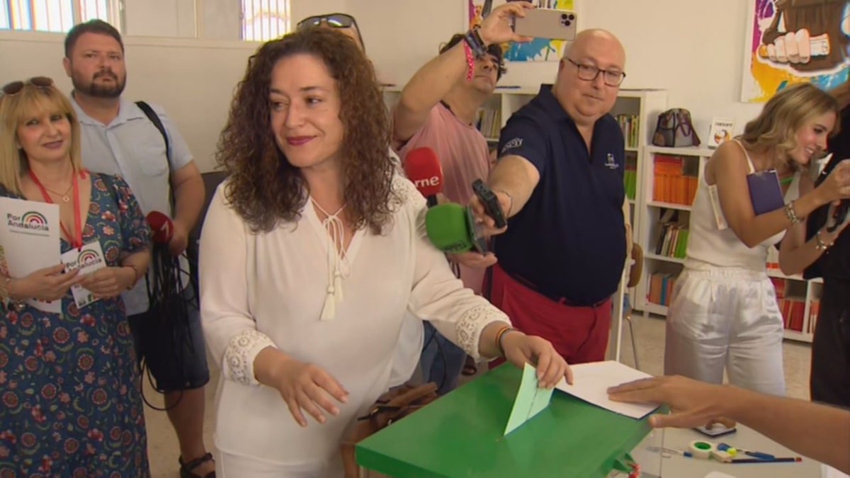 InmaNietoC's tweet photo. Acabo de votar con mucha ilusión en Algeciras.

Deseo que se produzca una alta participación en unas elecciones históricas, en las que los andaluces y andaluzas deciden sobre el futuro de Andalucía y de nuestras instituciones de autogobierno.

Nos jugamos mucho.

#PorAndalucía19J https://t.co/RIUhkvjpeH