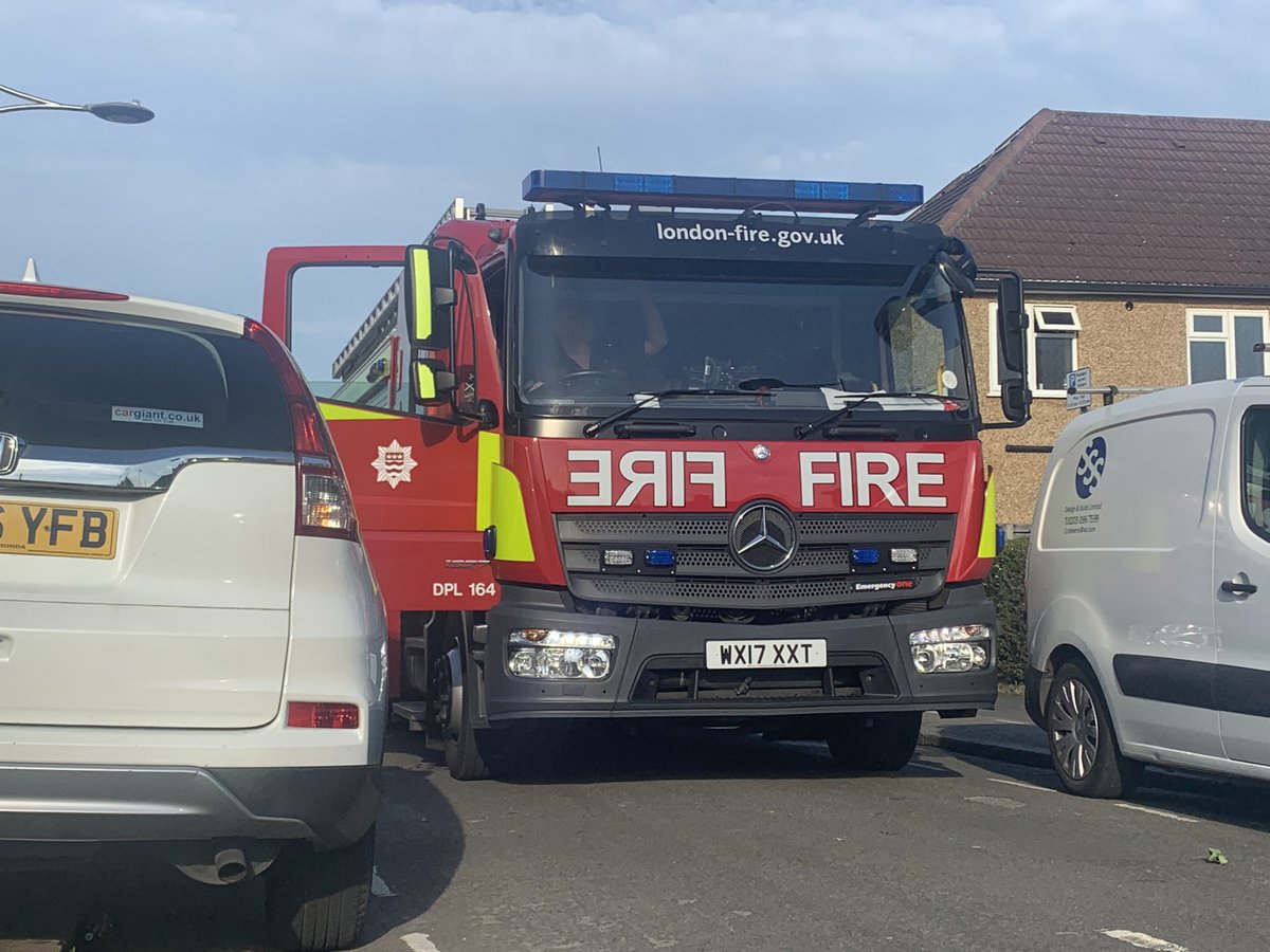 HarryEmergency's tweet photo. Seen @LondonFire Pump Ladder #F412 Reserve @MercedesTruckUK onscene of a 5 pump fire in #dagenham on Wednesday afternoon @LFBBarkDag #lfb #london https://t.co/g5OJiC1JtL