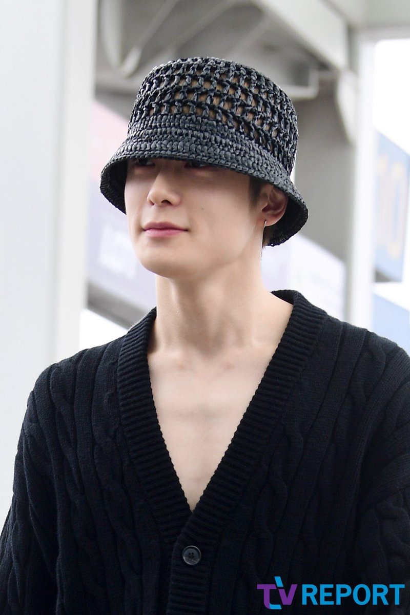 jaehyun and doyoung in all black looks 🖤