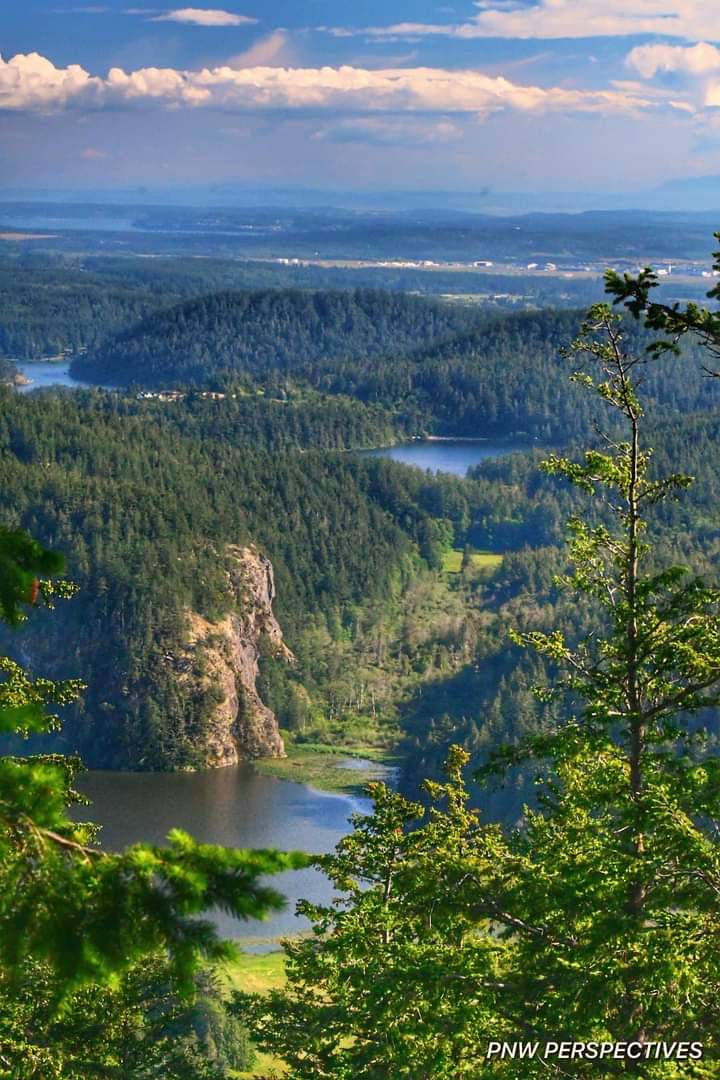 Have a relaxing, peaceful Sunday. Take care!💙 Pic by Sandra Norris