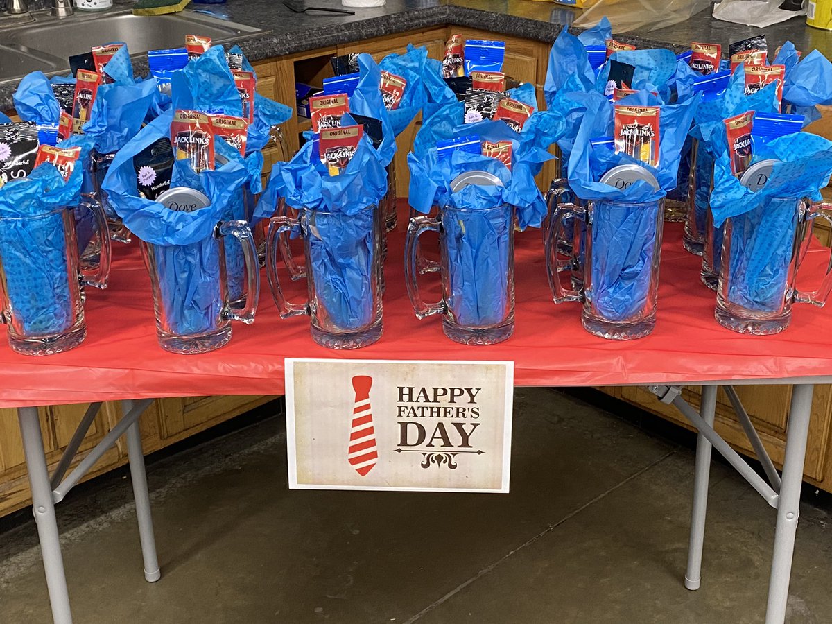 Special treat for all the dads at 0568. Happy Fathers Day. <a href="/lwcoldiron/">Larry Coldiron</a> @LauraG813R1 <a href="/BlueBoxR1/">@BlueBoxR1</a> <a href="/MattKovacs12/">Matt Kovacs</a> @MerchMonster568 @Deanna0568