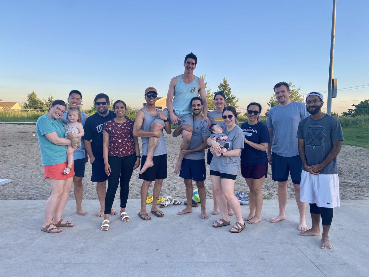 It is always bittersweet saying farewell to our preliminary residents. Here is the intern class sending off Drs. Andrew Sloan and Hannah Thompson in true fashion. 🏐🌞