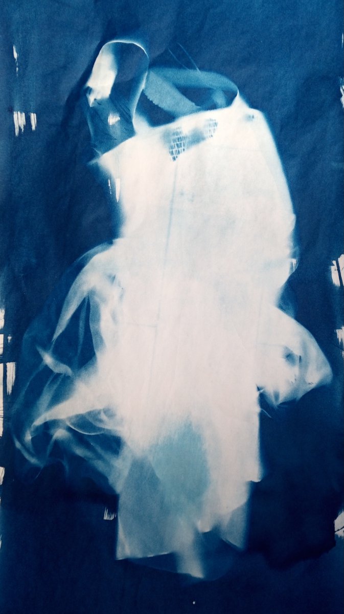 beatniksoup's tweet image. more #cyanotype dress up - photogram printing dresses and items of clothing on sponge coated cyanotype paper. Image on L, a hoody on platinum rag, Image on R, dress on wall lining paper ☀️☀️☀️👗#lofiexperimentation #cameralessphotography